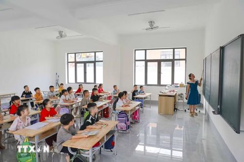 Khối lớp 1 đã vào học tại Trường Phổ thông dân tộc nội trú liên cấp Tiểu học và Trung học cơ sở xã Thanh Nưa. (Ảnh: Xuân Tư/TTXVN)