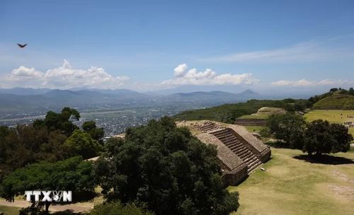 Quang cảnh di chỉ khảo cổ Monte Alban ở Oaxaca, Mexico. (Ảnh: THX/TTXVN phát)