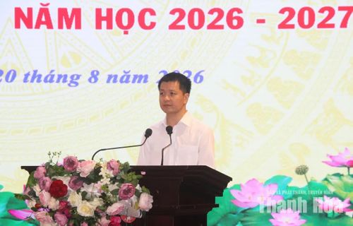 Chủ tịch UBND phường Hạc Thành Lê Bá Hải phát biểu tại hội nghị.