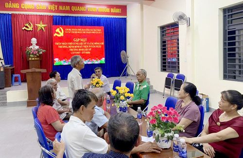 Một buổi sinh hoạt tập trung của chi bộ Tân An 1. Ảnh: Nhân vật cung cấp