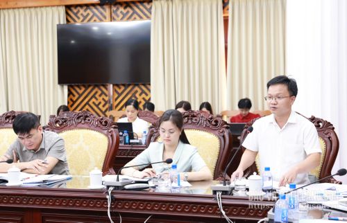 Cán bộ Sở Nội vụ làm rõ một số nội dung tại buổi làm việc
