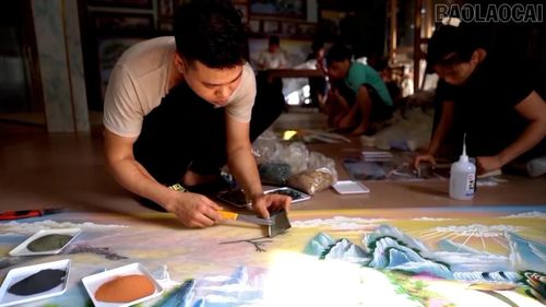 Sự kỳ công, tỉ mỉ của người thợ làng nghề tranh đá quý Lục Yên.