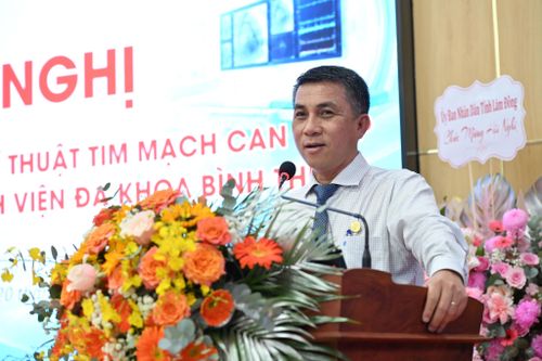 Bác sĩ chuyên khoa cấp II Phạm Thanh Việt, Giám đốc Bệnh viện Chợ Rẫy chia sẻ tại hội nghị