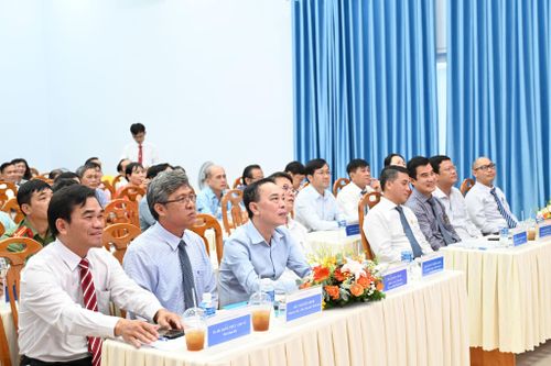 Các đại biểu dự hội nghị