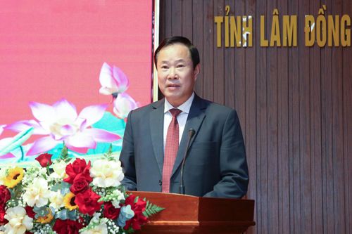 Đồng chí Phạm Triều, Ủy viên Ban Thường vụ Tỉnh ủy, Phó Chủ tịch Thường trực Ủy ban MTTQ Việt Nam tỉnh Lâm Đồng phát biểu chỉ đạo tại hội nghị
