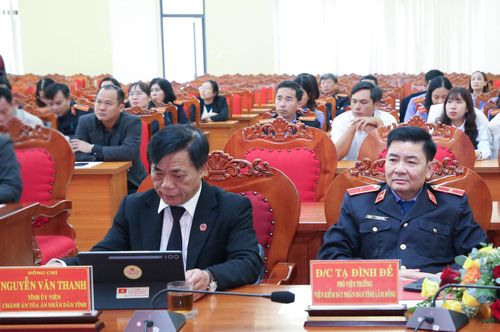 Các đại biểu tham dự hội nghị