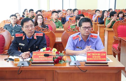 Các đại biểu tham dự hội nghị