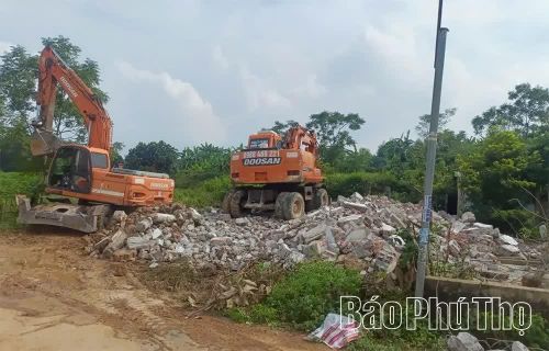 Xã Dân Chủ quyết liệt tháo gỡ khó khăn, bàn giao mặt bằng cho đơn vị thi công.