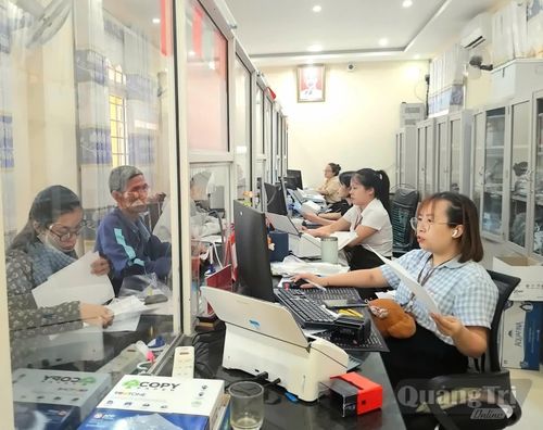 Trung tâm Phục vụ hành chính công xã Ái Tử nâng cao chất lượng giải quyết thủ tục hành chính cho người dân, doanh nghiệp - Ảnh: C.T