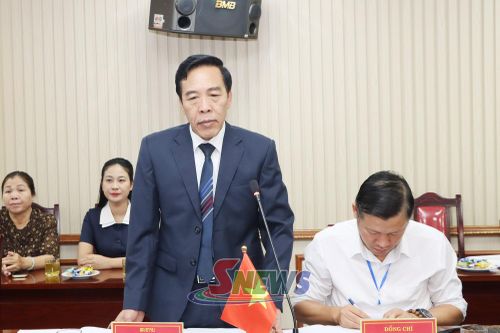 Lãnh đạo Sở Công Thương tỉnh Sơn La phát biểu tại cuộc làm việc.