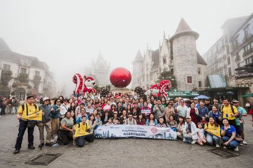  Các chuyên gia cho rằng, ở khâu lữ hành, việc liên kết giữa doanh nghiệp tour, hệ thống bán lẻ, nhà sản xuất và địa phương cũng cần chặt chẽ hơn. 