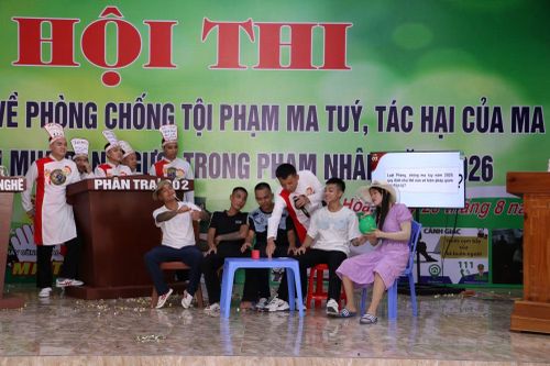 Phần thi tiểu phẩm tuyên truyền được các đội chuẩn bị công phu, để lại nhiều cảm xúc cho người xem.