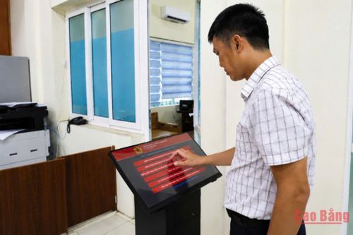 Các trang thiết bị được đầu tư đồng bộ, hỗ trợ người dân thực hiện thủ tục hành chính và dịch vụ công trực tuyến.