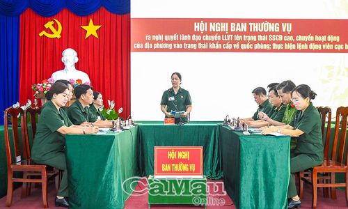 Cuộc họp vận hành cơ chế hội nghị Ban Thường vụ xã Vĩnh Mỹ ra nghị quyết lãnh đạo chuyển lực lượng vũ trang vào trạng thái sẵn sàng chiến đấu.