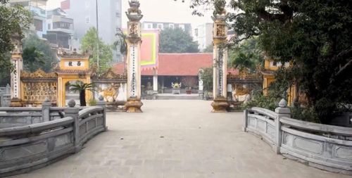 Đình Hạ Yên Quyết qua một góc nhìn trên phiên livestream do phường Yên Hòa tổ chức. Ảnh: Chụp màn hình