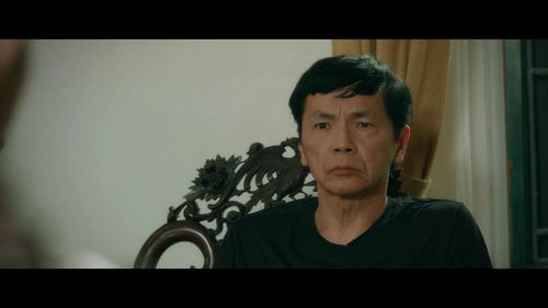 NSND Trung Anh đảm nhận vai ông Khiêm - hiệu trưởng, đồng thời là bố của Minh.