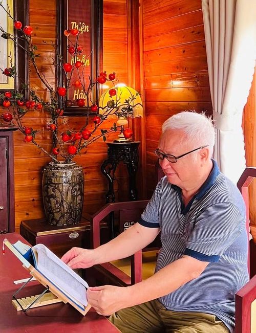 Năm 2001, nhà báo Nguyễn Bình chuyển công tác sang Sở Tư pháp thành phố Hà Nội để làm tờ Bản tin Pháp luật Thủ đô của Sở, đặt nền móng xây dựng nên Báo “Pháp luật & Xã hội”