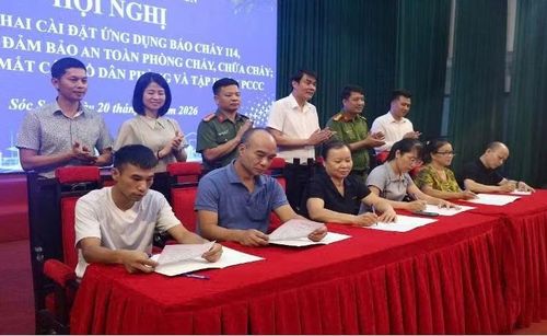 Lễ ký cam kết bảo đảm an toàn phòng cháy, chữa cháy và cứu nạn, cứu hộ và cài đặt ứng dụng “Báo cháy 114” tại xã Sóc Sơn