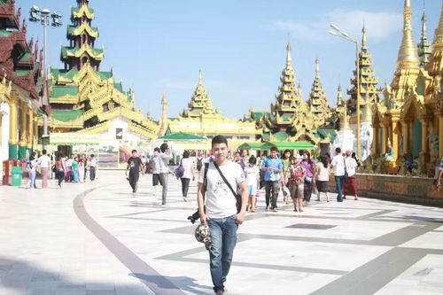 Tác giả trong chuyến tác nghiệp SEA Games 2013