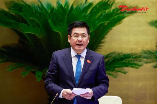 Phó Chủ tịch Quốc hội Nguyễn Hồng Diên điều hành phiên họp. Ảnh: Quang Vinh