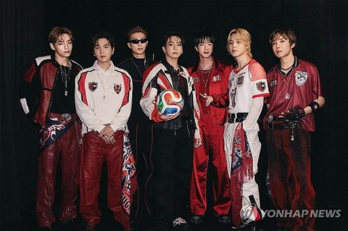  BTS cho rằng âm nhạc không nên bị giới hạn bởi khu vực. Do đó, họ không đồng tình với sự ra đời của hạng mục mới ở Grammy. Ảnh: Yonhap News. 