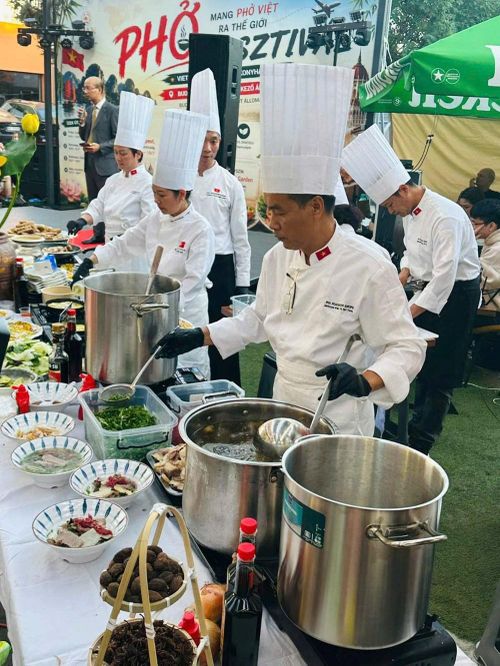 Đằng sau phở là một hệ sinh thái. Ảnh: TGCC