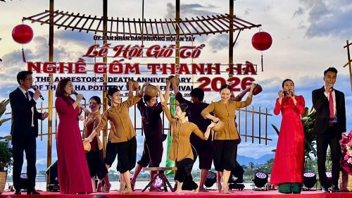 Lễ hội mở đầu với chương trình khai mạc từ 17h00 ngày 21.8 tại khu miếu tổ nghề Nam Diêu, làng Thanh Hà