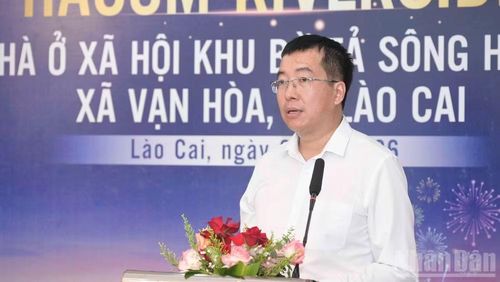 Ông Đoàn Văn Tuấn, Giám đốc Công ty Cổ phần đầu tư Hacom Holdings Chi nhánh Lào Cai khẳng định cam kết trong việc đưa chính sách nhà ở xã hội đến gần hơn với người dân. (Ảnh: CÔNG HẢI)