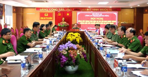 Thiếu tướng Nguyễn Hữu Hợp chủ trì tại điểm cầu Công an TP Đà Nẵng.