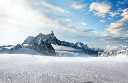 Nắng nóng khiến số vụ sạt lở đá ở dãy Alps lập kỷ lục năm 2026. (Nguồn: Getty Images)
