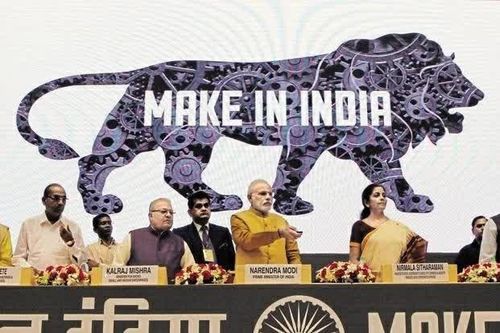 “Make in India” là một sáng kiến được chính phủ Ấn Độ đưa ra vào ngày 25/9/2014 để khuyến khích các công ty sản xuất sản phẩm của họ ở Ấn Độ và tham gia đầu tư vào sản xuất. Trong ảnh, Thủ tướng Narendra Modi phát động sáng kiến trên vào năm 2014. (Nguồn: Times of India)