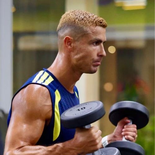 Ronaldo lao vào tập luyện sau đám cưới.
