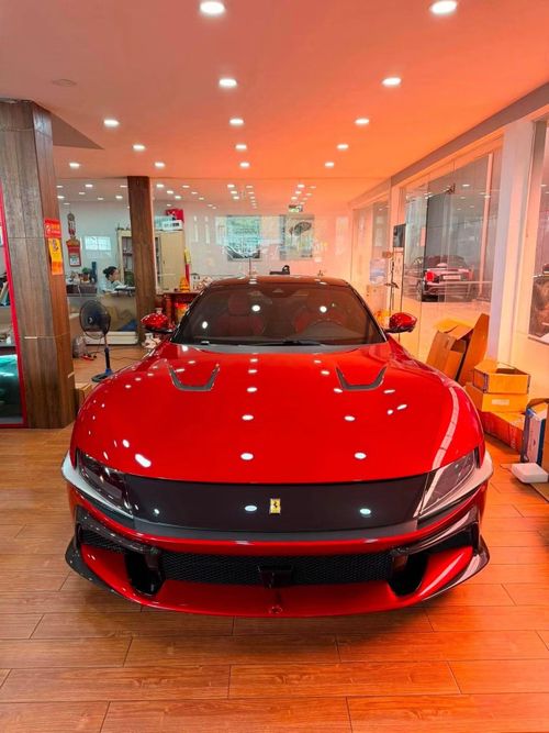 Ngoại thất của chiếc Ferrari 12Cilindri ở Việt Nam. Ảnh: Long Trần