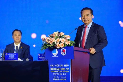 Ông Nguyễn Văn Được, Chủ tịch UBND TPHCM phát biểu tại đại hội.