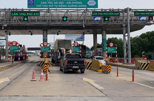Nếu một chính sách thu phí khiến nhiều người có động cơ rút gần hết tiền khỏi ví, hủy liên kết hoặc chỉ nạp đúng lúc chuẩn bị vào cao tốc, rủi ro sẽ lan sang cả những người không liên quan. Ảnh: Vũ Điệp