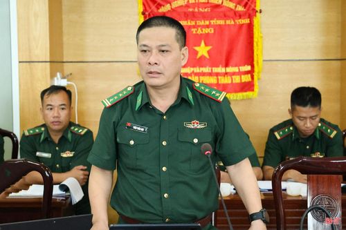 Đại tá Trần Tuấn Anh - Phó tham mưu trưởng Bộ Tư lệnh Bộ đội Biên phòng phát biểu tại buổi làm việc.