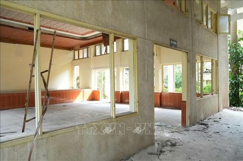 Trụ sở Tòa án nhân dân tỉnh cũ bị bỏ không, xuống cấp, nhiều hạng mục hư hỏng nặng.