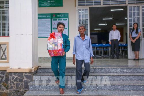 Tuổi trẻ Tây Ninh thực hiện những việc làm ý nghĩa vì người dân địa phương, lan tỏa tinh thần tình nguyện, trách nhiệm và khát vọng cống hiến. Ảnh: Giang Phương - TTXVN
