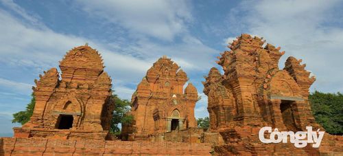 Khánh Hòa đưa di sản vào sản phẩm du lịch. Trong hình là Tháp Po Klong Garai.