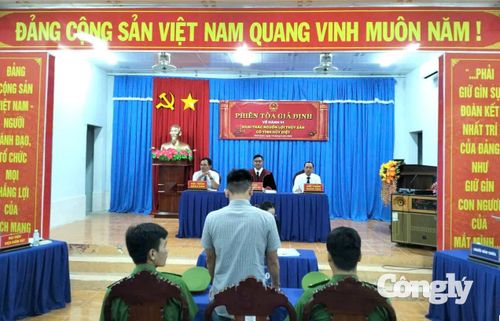 Thẩm phán Nguyễn Văn Nhựt trong một phiên tòa xét xử
