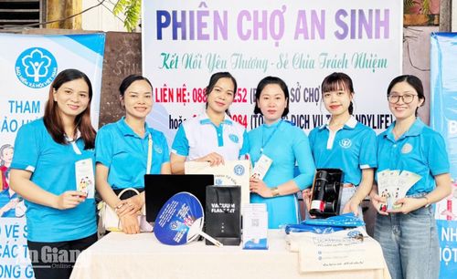 Mô hình "Ngày thứ tư an sinh" do Bảo hiểm xã hội cơ sở Chợ Mới triển khai.