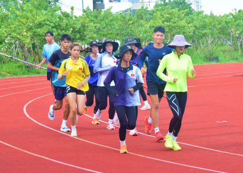 Đội tuyển điền kinh Đà Nẵng nỗ lực tập luyện hướng đến Giải vô địch điền kinh quốc gia các nội dung tiếp sức năm 2026. Ảnh: PHI NÔNG