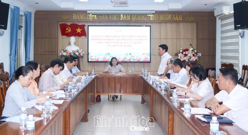 Quang cảnh buổi làm việc.