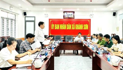 Quang cảnh cuộc họp.