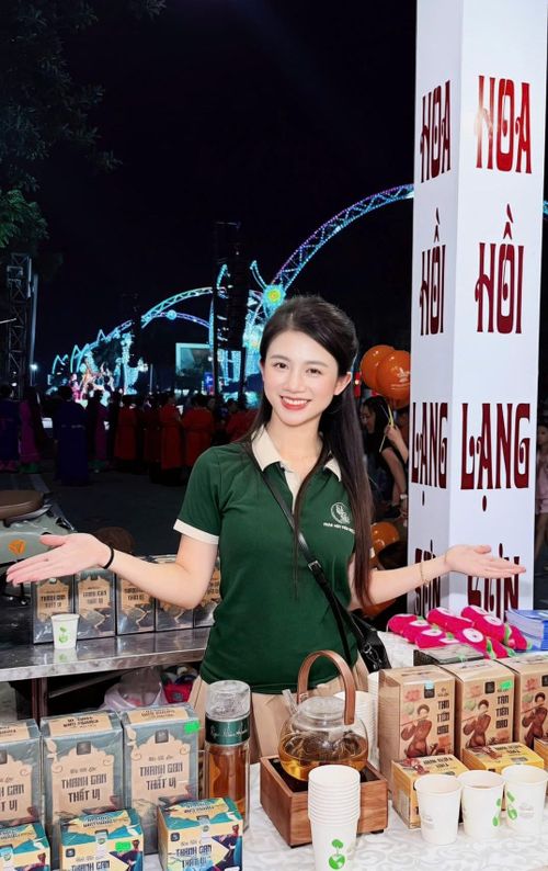 Chị Nông Quỳnh Trang, tiểu thương phường Lương Văn Tri