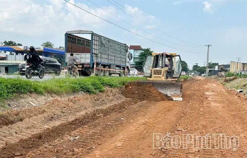 Có mặt bằng đến đâu, nhà thầu triển khai thi công dứt điểm ngay đến đó.