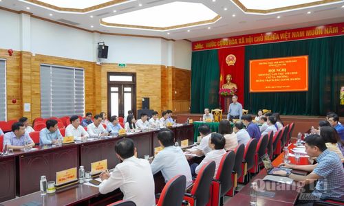 Đồng chí Nguyễn Đăng Quang, Phó Bí thư Tỉnh ủy, Chủ tịch HĐND tỉnh phát biểu kết luận tại buổi làm việc - Ảnh: N.H