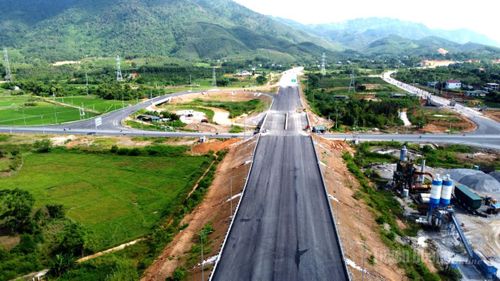 Điểm giao Quốc lộ 37 trên tuyến cao tốc Tuyên Quang- Hà Giang (giai đoạn 1) đã thi công xong.