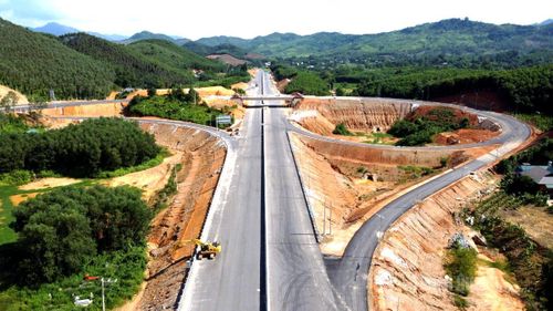 Nút giao Chân Sơn trên tuyến cao tốc Tuyên Quang- Hà Giang (giai đoạn 1) đã thi công xong.