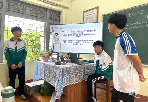 Các giờ học trên lớp của cô, trò Trường THPT Phú Lương có hình ảnh, trực quan sinh động, giúp học sinh hiểu bài nhanh hơn.